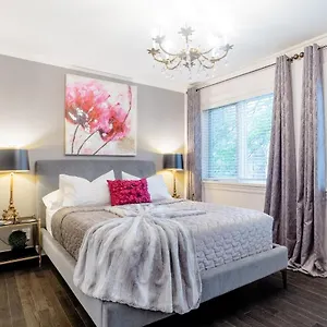Gasthof Downtown Luxury Victorian Retreat, Toronto